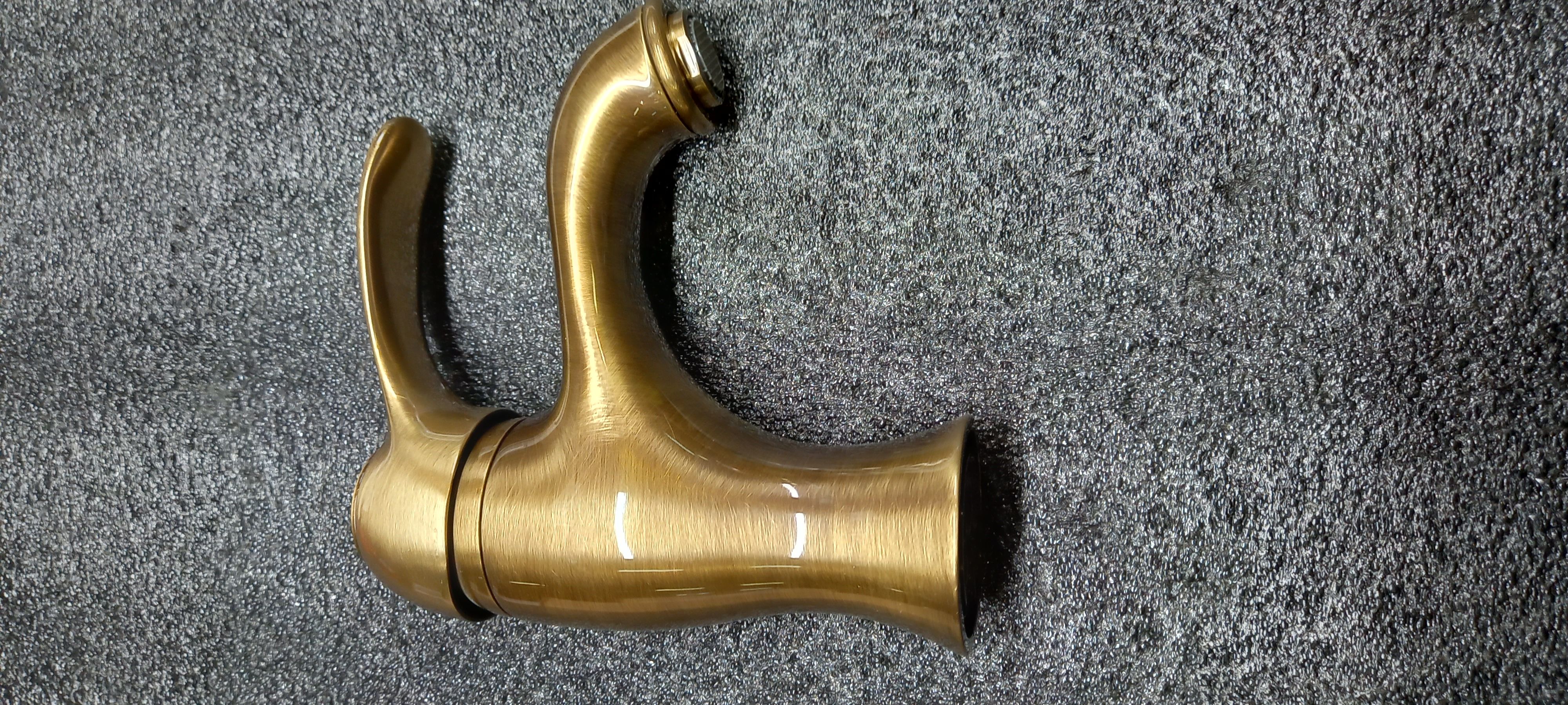 Emmevi Harmony, 22003-1/BR, однорычажный смеситель для раковины (излив 11 см), с донным клапаном, цвет бронза  