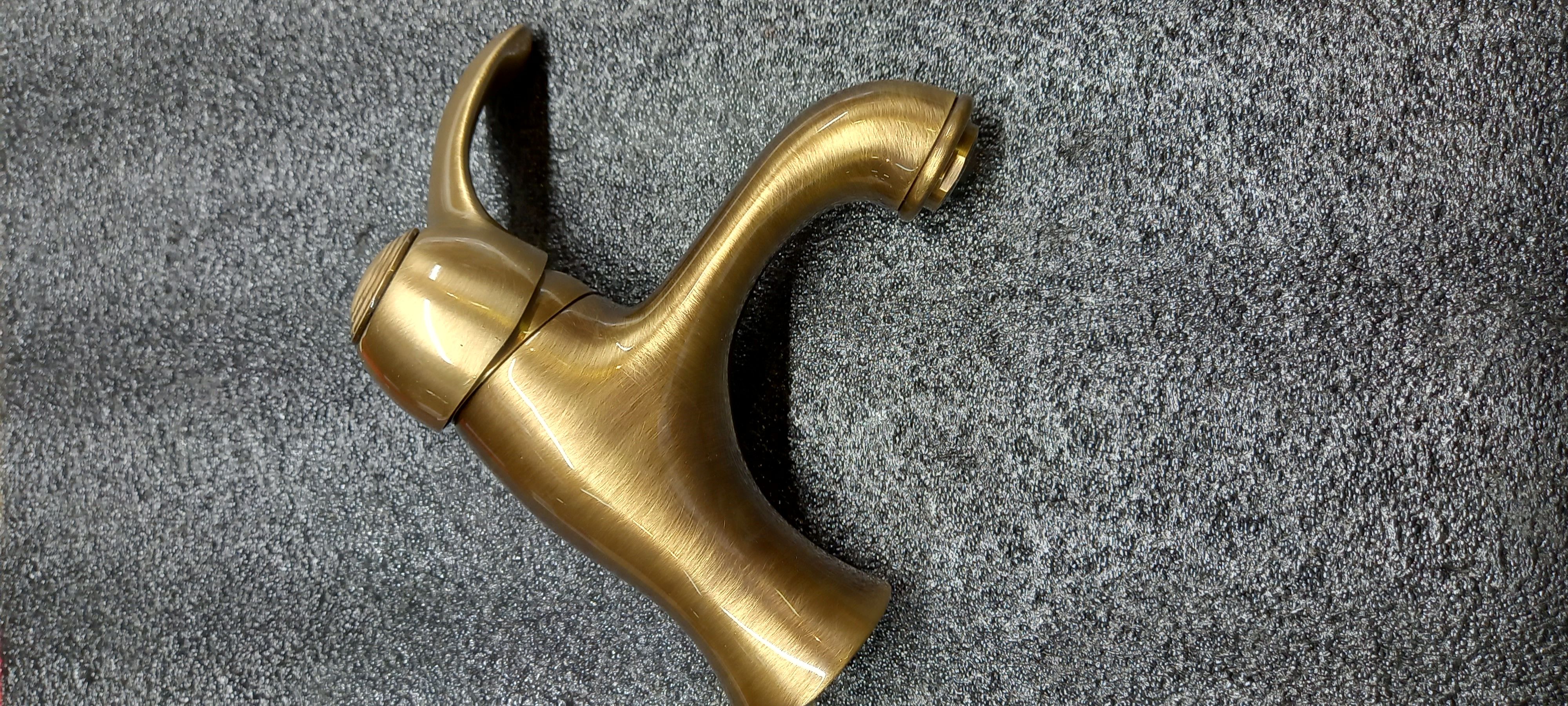 Emmevi Harmony, 22003-1/BR, однорычажный смеситель для раковины (излив 11 см), с донным клапаном, цвет бронза  