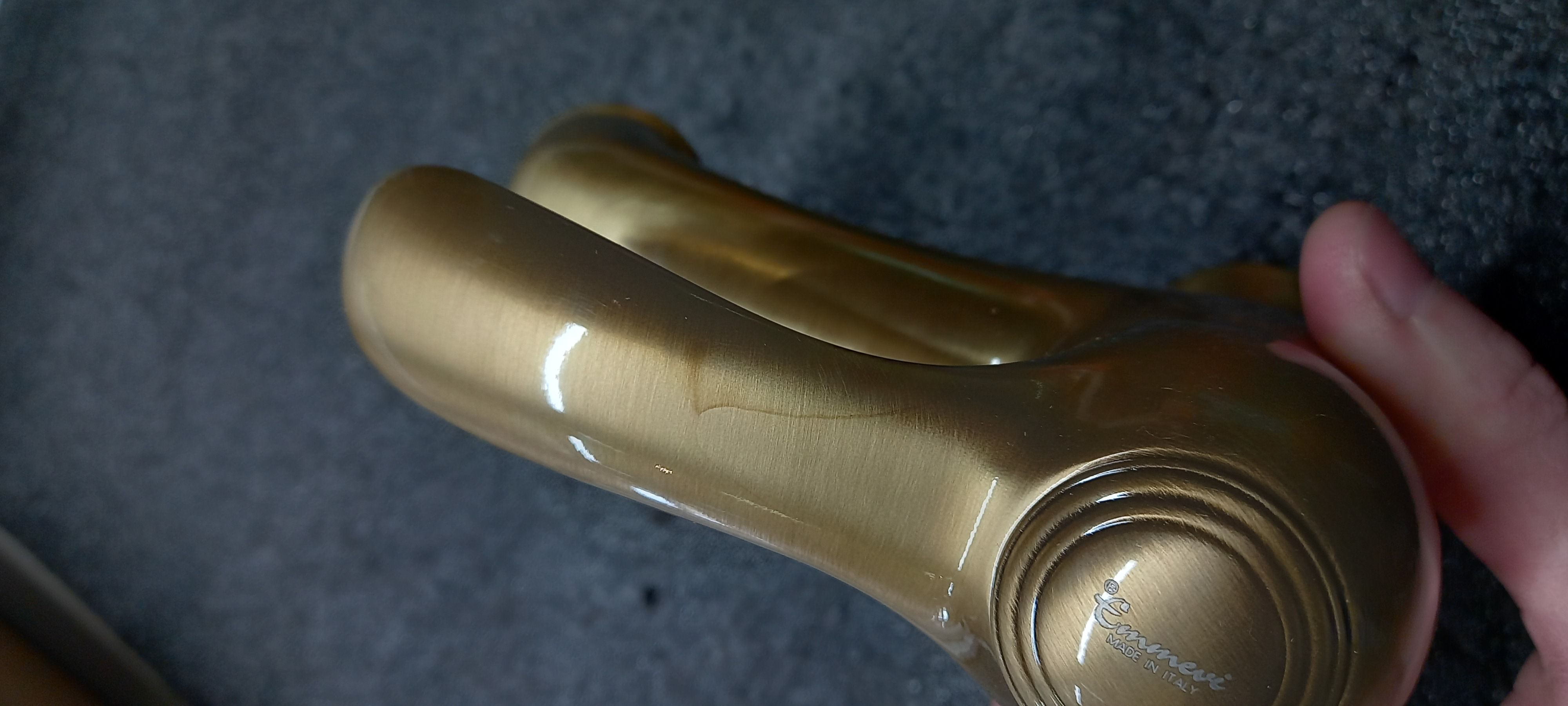 Emmevi Harmony, 22003-8/BR, однорычажный смеситель для раковины (излив 11 см), с донным клапаном, цвет бронза  