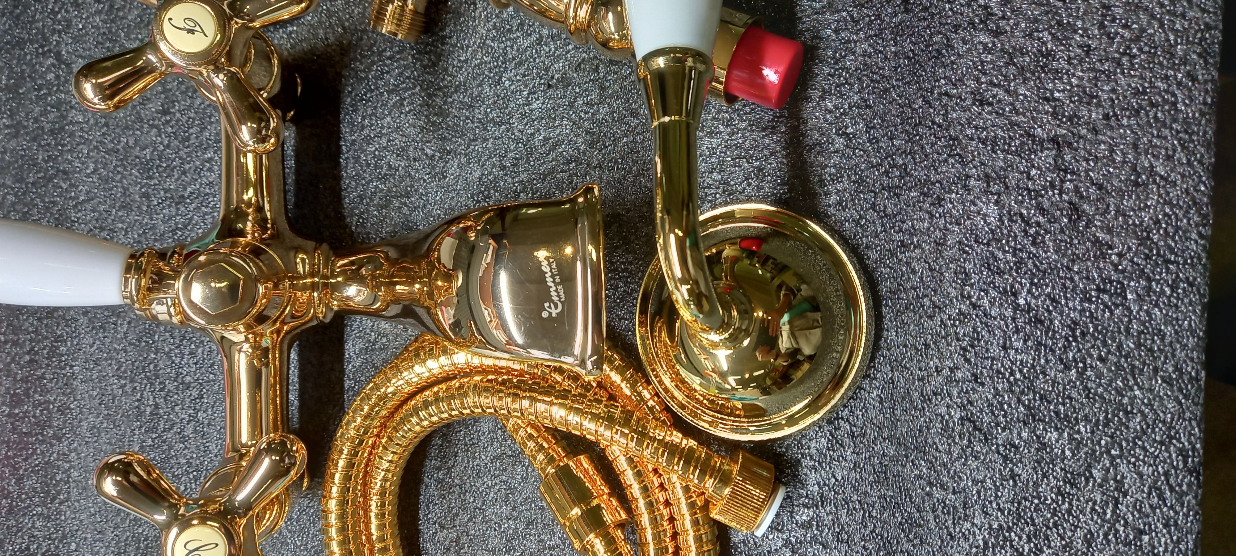 Emmevi Deco Old, 12611-6/OR, двухвентильный смеситель для ванны (излив 14 см), с набором для душа (лейка и дивертер с белой ручкой), цвет золото  