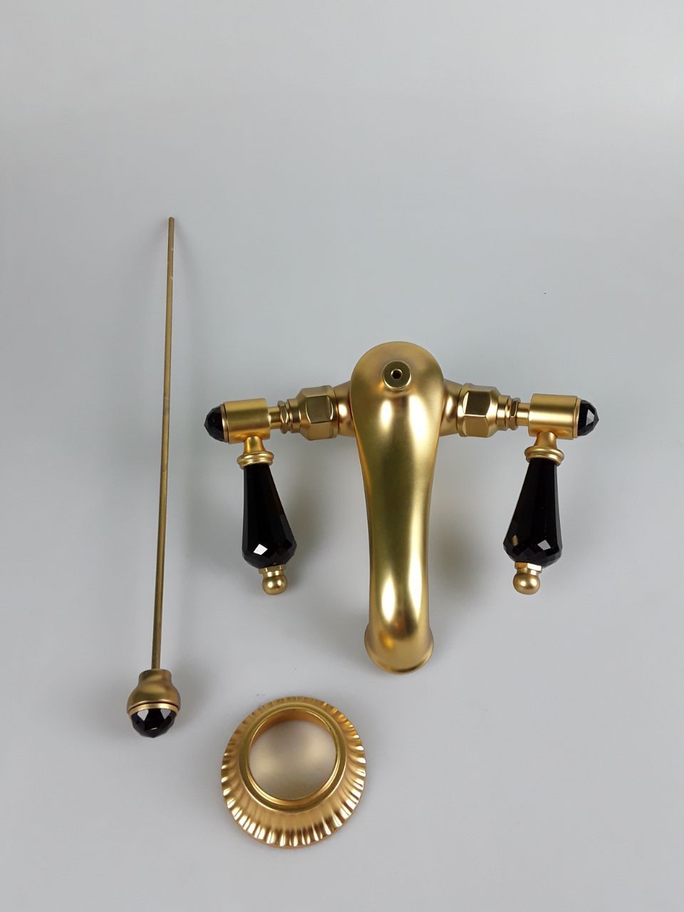 Emmevi The One Atena, смеситель для раковины. Черные кристаллы Swarovski, цвет матовое золото