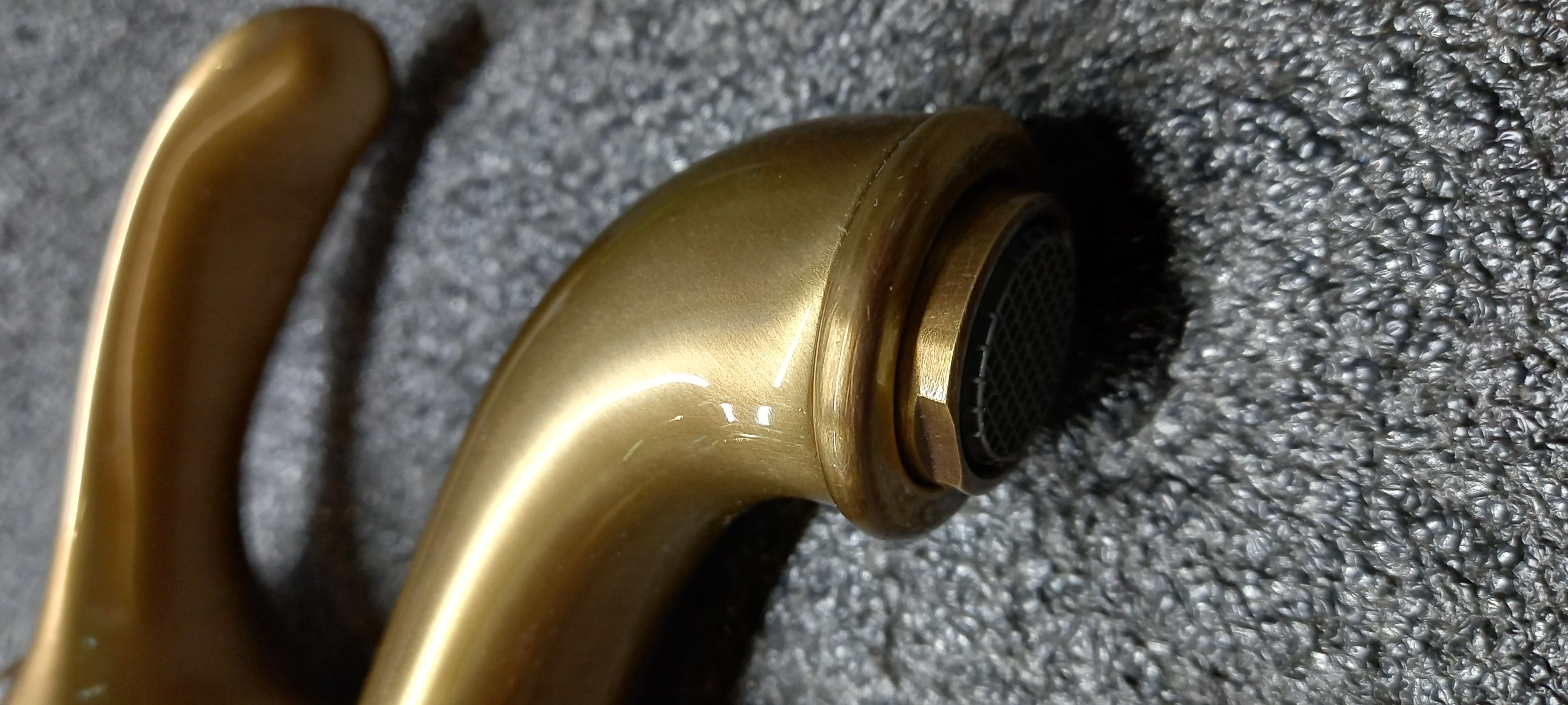 Emmevi Harmony, 22003-7/BR, однорычажный смеситель для раковины (излив 11 см), с донным клапаном, цвет бронза  